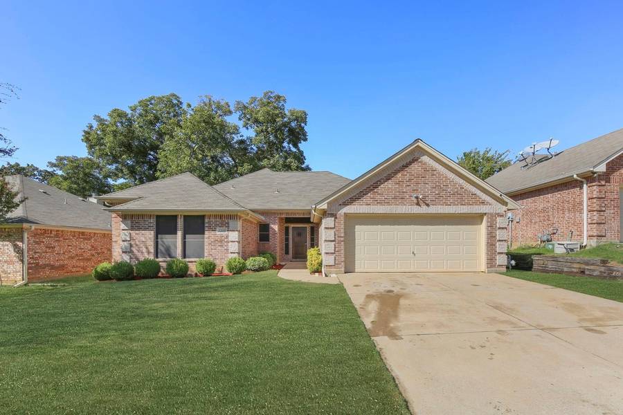 1206 Maple Terrace Drive, Mansfield, TX 76063