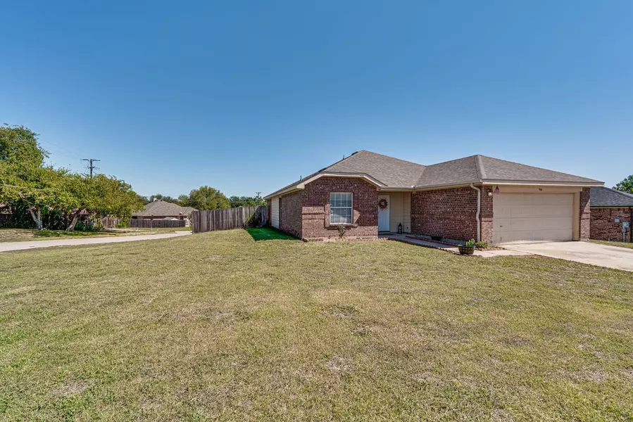 904 Beaver Creek Drive, Burleson, TX 76028