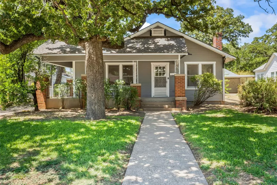 1705 N Sylvania Avenue, Fort Worth, TX 76111