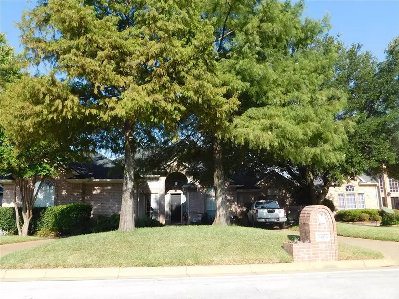 5403 Hunter Park Court, Arlington, TX 76017