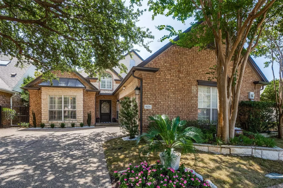 Dallas, TX 75218,1524 Waterside Court