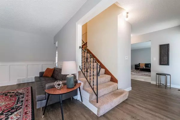 Calgary, AB T3A1R7,6119 Dalcastle CRES NW