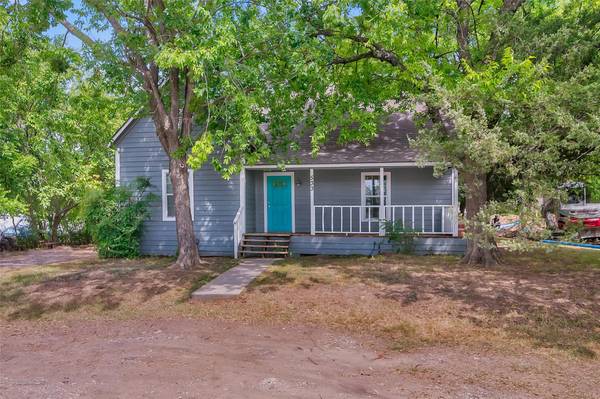 533 S Preston Street, Wolfe City, TX 75496