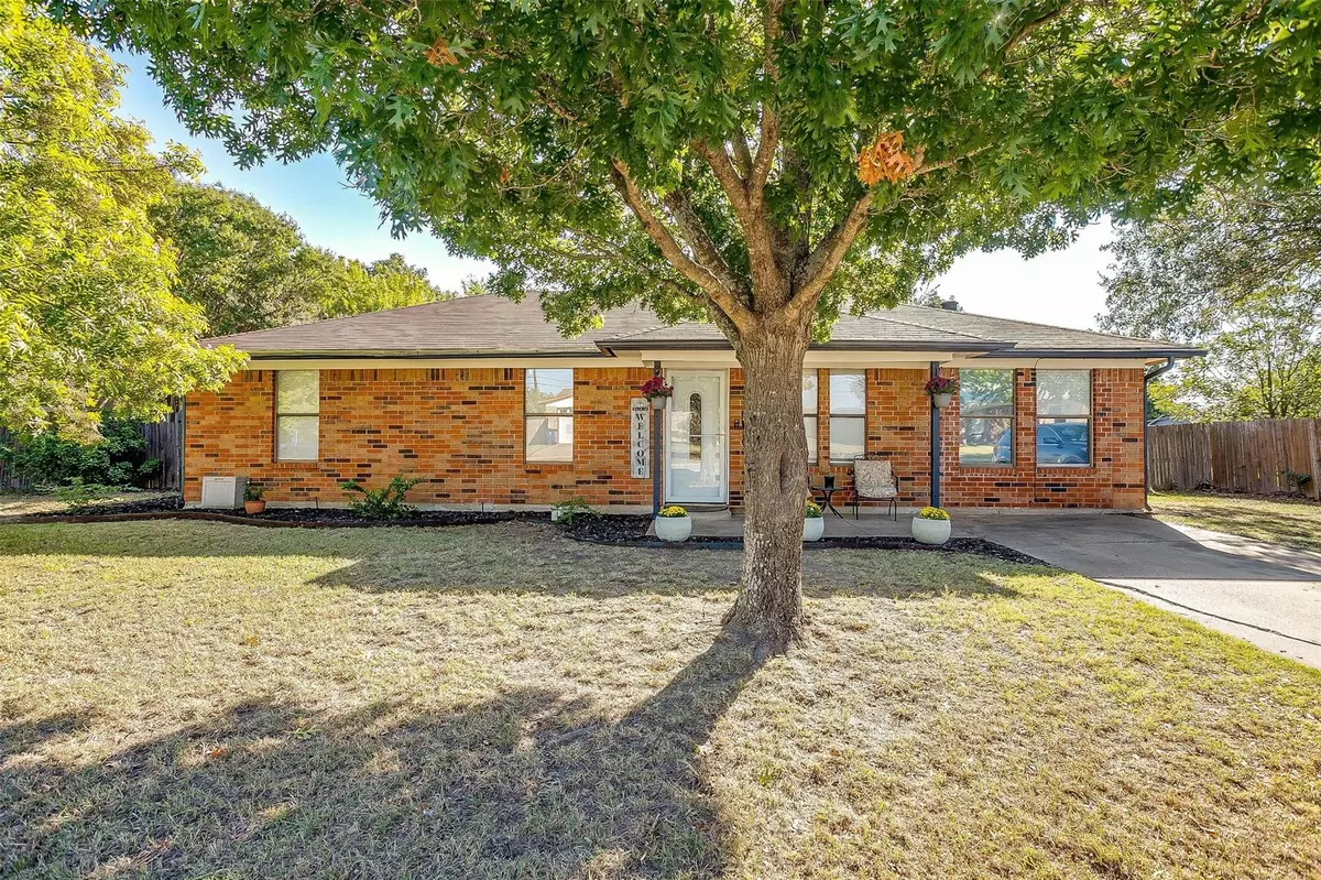 Burleson, TX 76028,513 White Oak Lane