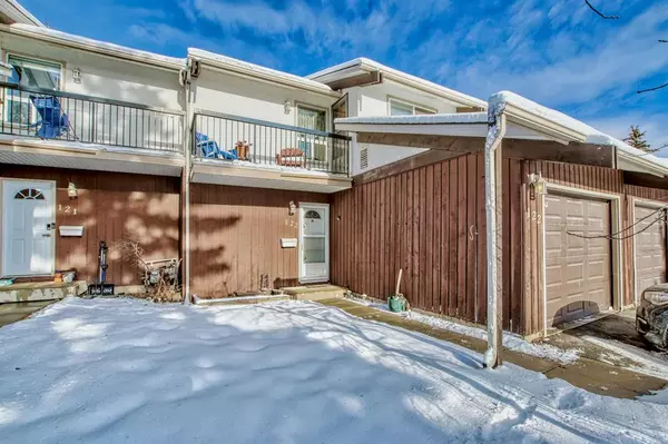 Calgary, AB T1Y 3R3,3219 56 ST NE #122