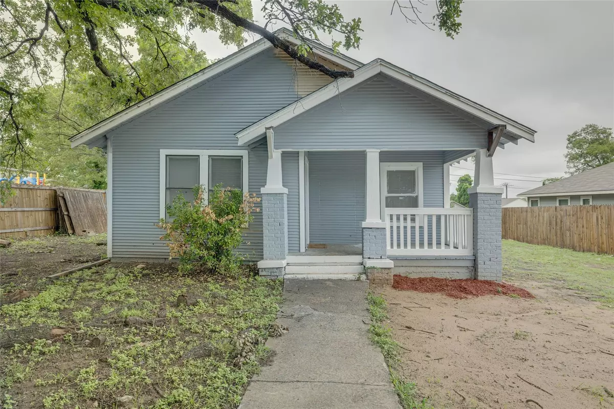 Fort Worth, TX 76105,3215 Fitzhugh Avenue