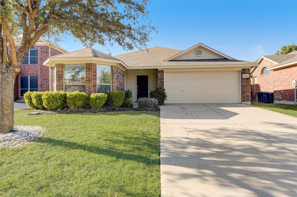 10821 Irish Glen Trail, Fort Worth, TX 76052