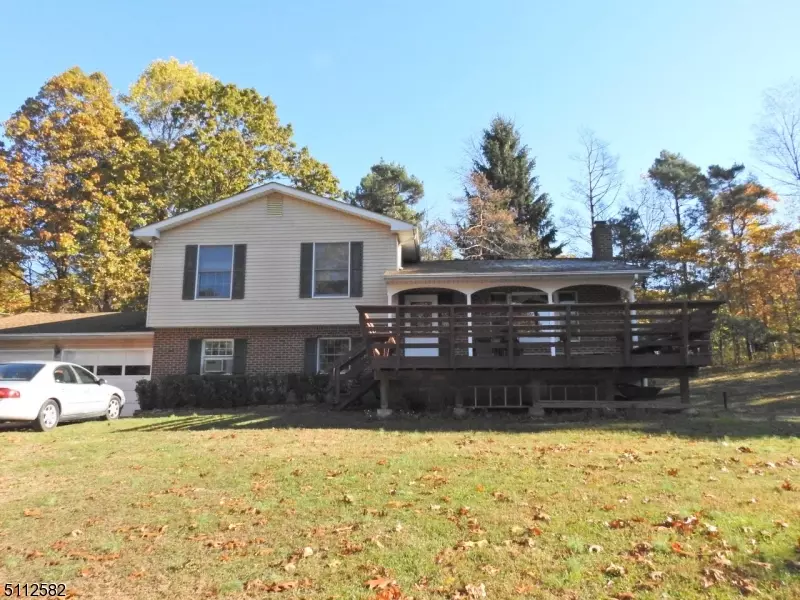 74 Summerfield Rd, White Twp., NJ 07823