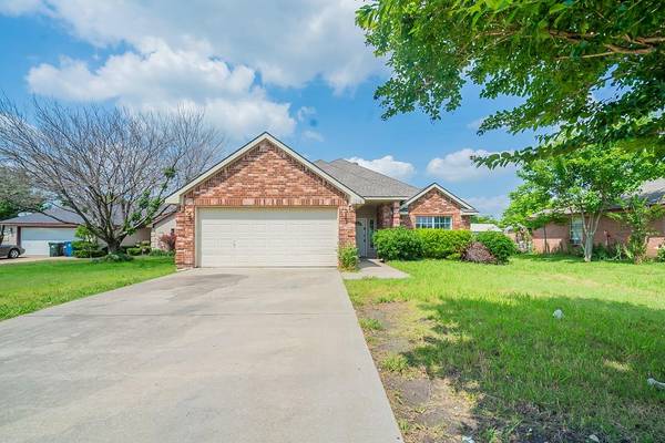 1016 Woodside Lane, Seagoville, TX 75159