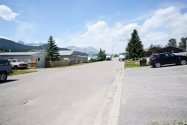 Crowsnest Pass, AB T0K 0M0,8639 19 AVE