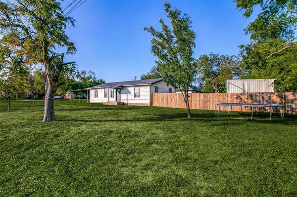 308 W Railroad Avenue, Godley, TX 76044