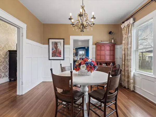 720 W Chambers Street Cleburne, TX 76033