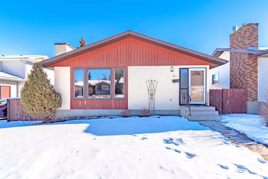 Calgary, AB T3K 1R2,40 Bearberry CRES NW