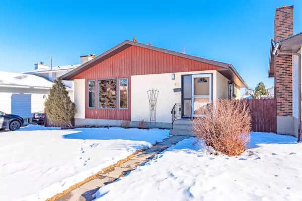 Calgary, AB T3K 1R2,40 Bearberry CRES NW