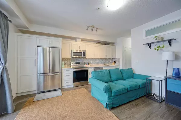 Calgary, AB T2X 4L2,20 Walgrove WALK SE #108