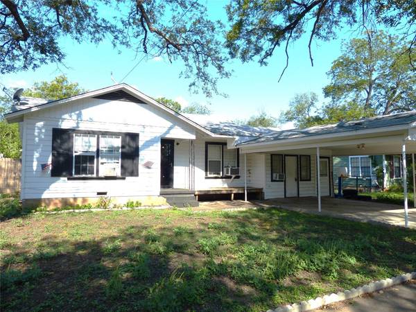 1912 S Walnut, Brady, TX 76825