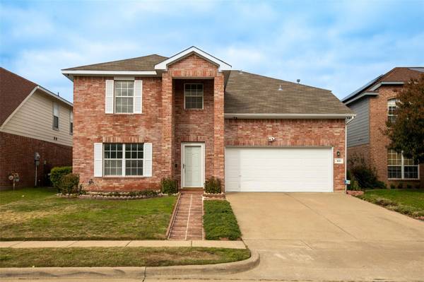 921 Allencrest Drive, Arlington, TX 76001