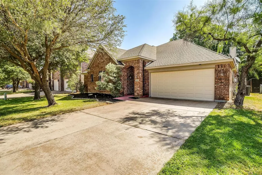 929 Oatlands Place, Burleson, TX 76028