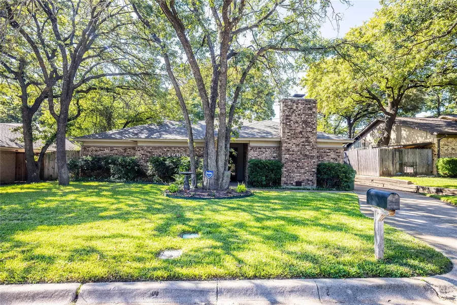 5906 Shamrock Drive, Arlington, TX 76016