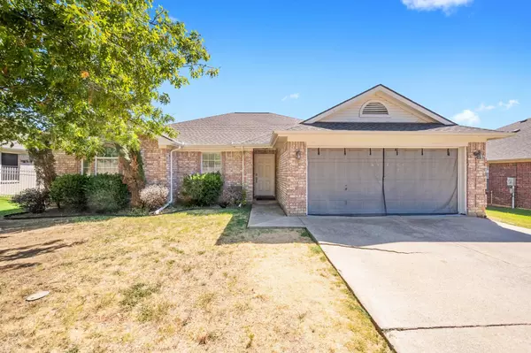 2220 Charleston Drive, Mansfield, TX 76063