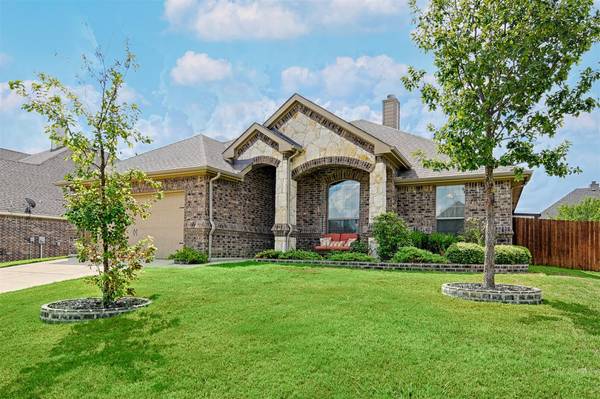 210 Canterbury Court, Midlothian, TX 76065