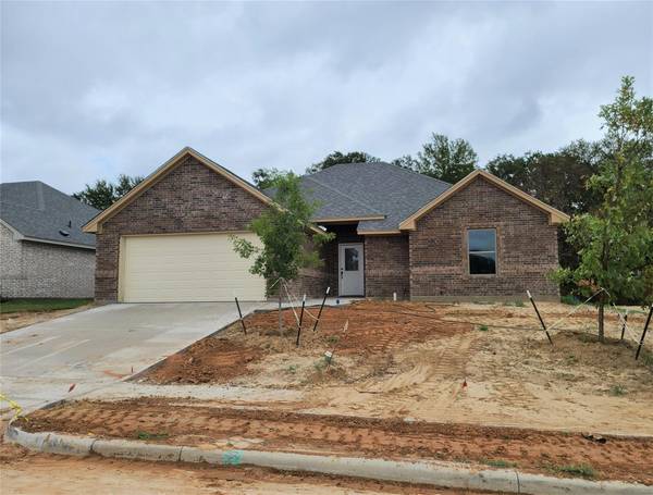 221 Clover Circle, Weatherford, TX 76086