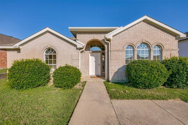 2509 Redfield Drive, Mesquite, TX 75181