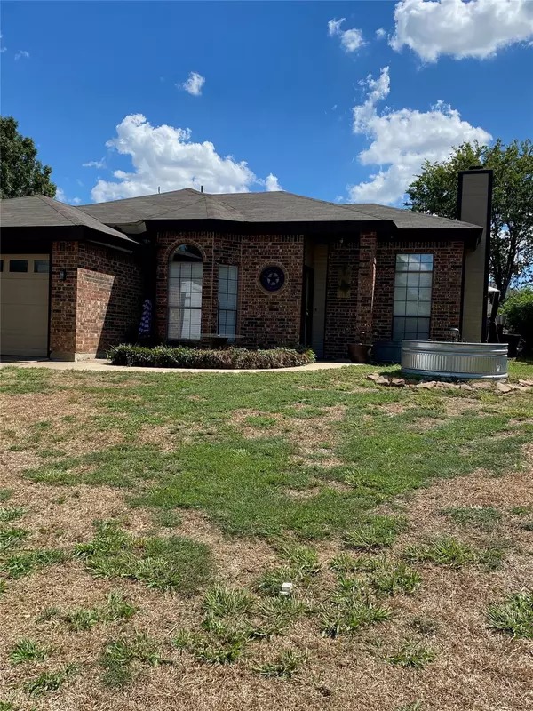 1704 Oxford Drive, Mansfield, TX 76063