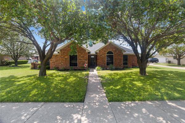 217 Susan Way,  Red Oak,  TX 75154