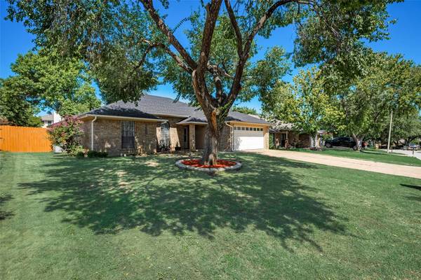 1507 Stratford Drive, Mansfield, TX 76063