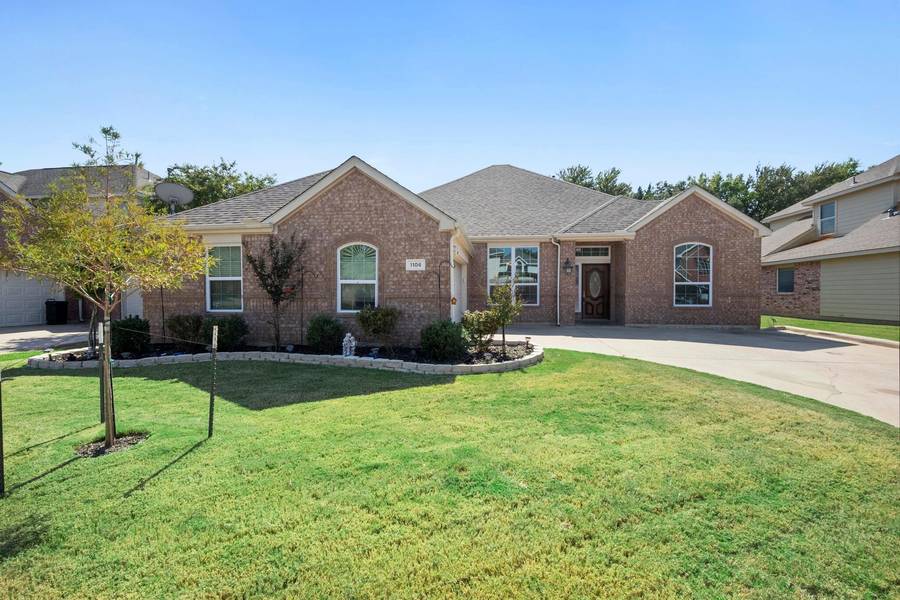 1106 Wedgewood Drive, Mansfield, TX 76063