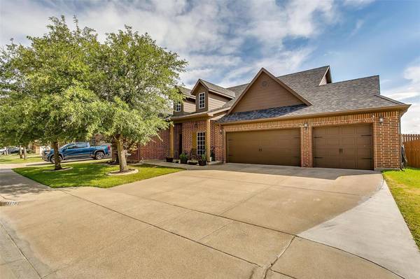 1128 Clairemont Lane, Burleson, TX 76028