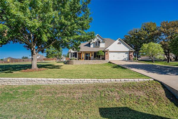 210 Sunrise Drive, Granbury, TX 76049