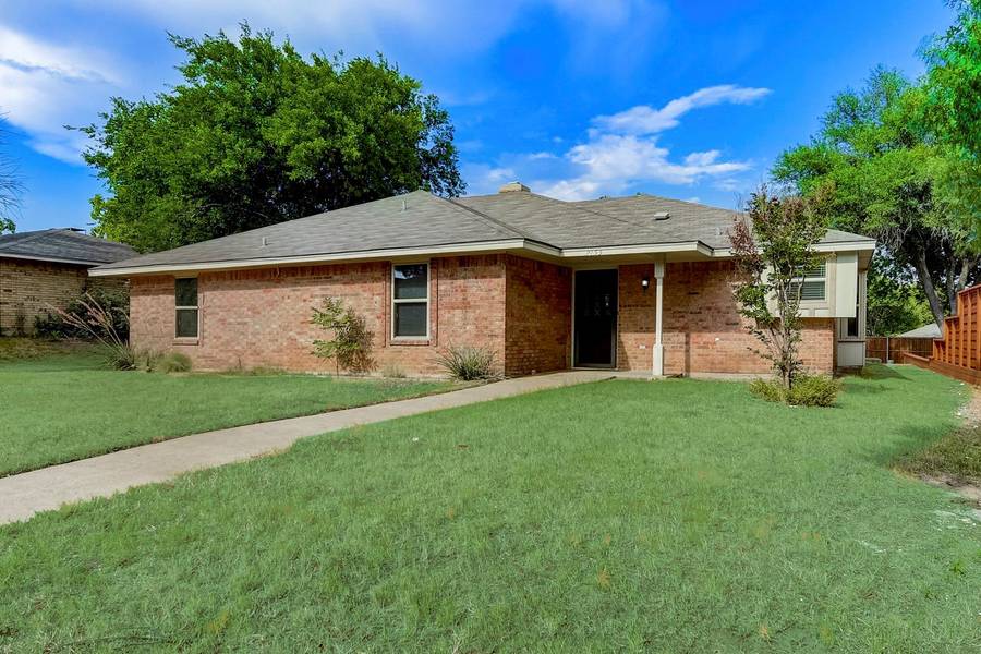 2155 Blueridge Drive, Duncanville, TX 75137