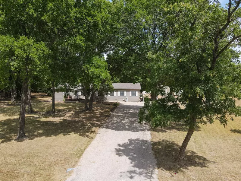 109 Pine Ridge Circle, Southmayd, TX 75092