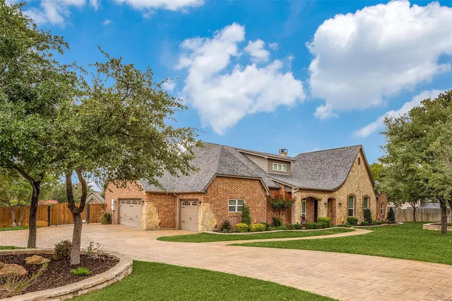 115 Oakridge Trail, Kennedale, TX 76060