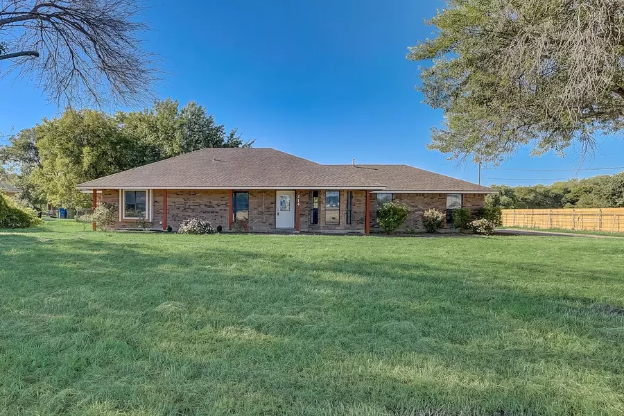 214 Pierce Road, Red Oak, TX 75154