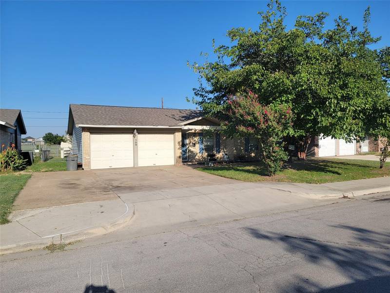 709 Globe Avenue, Blue Mound, TX 76131