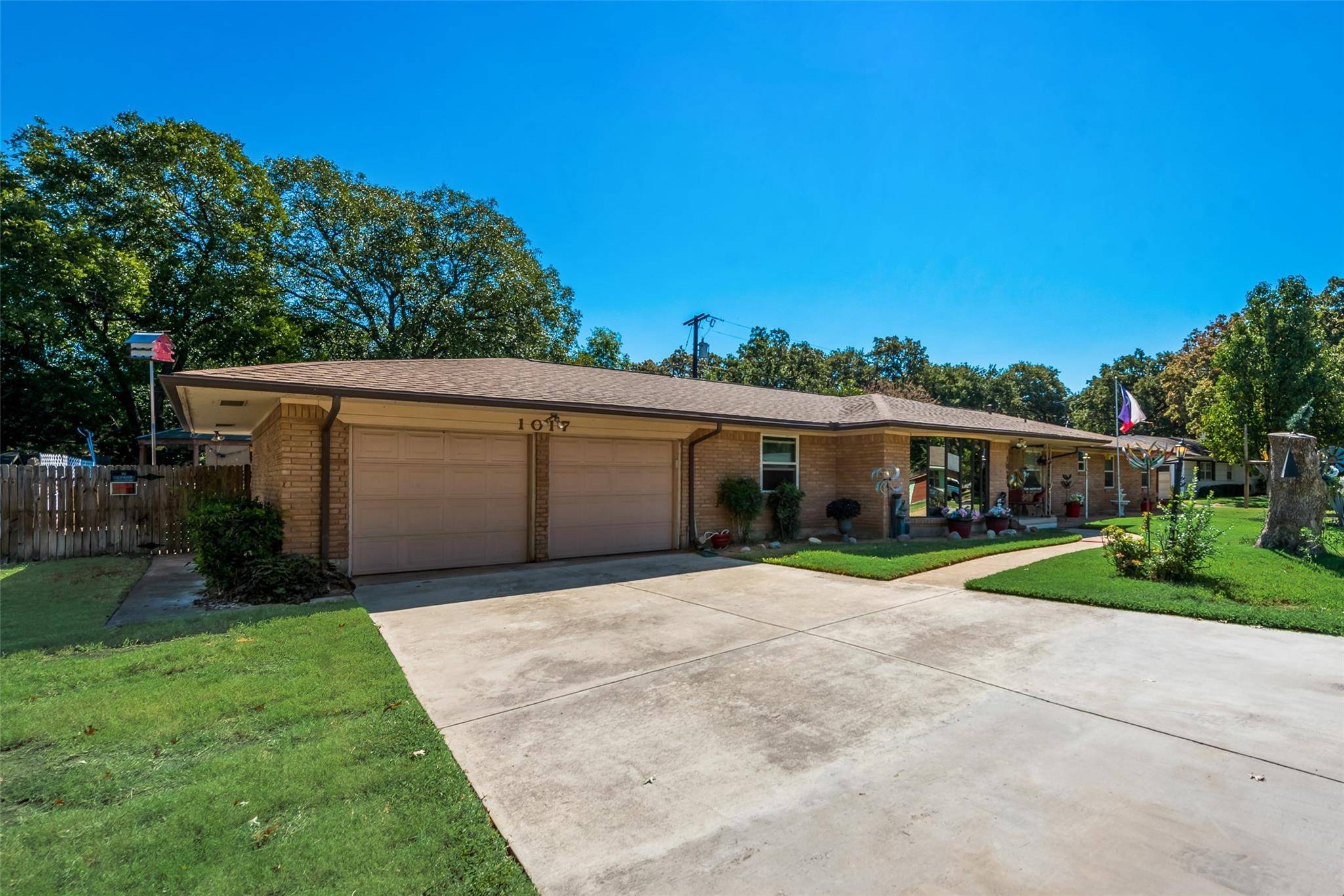 1017 Ridgewood Terrace, Arlington, TX 76012