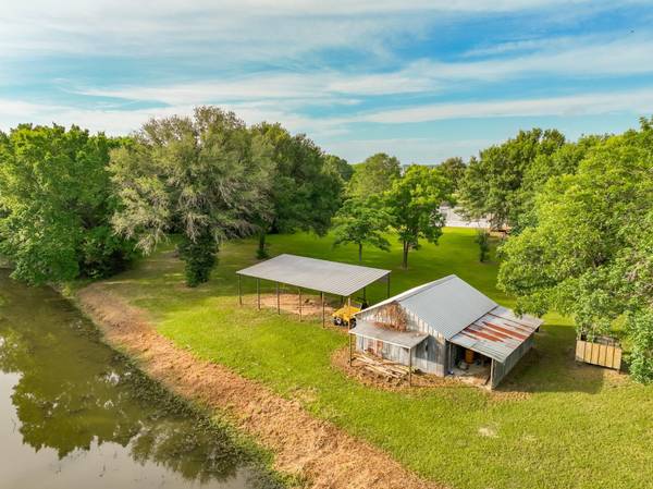 686 Private Road 5825a,  Groesbeck,  TX 76642