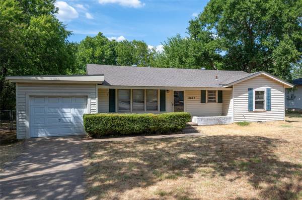 2627 W Walker Street, Denison, TX 75020