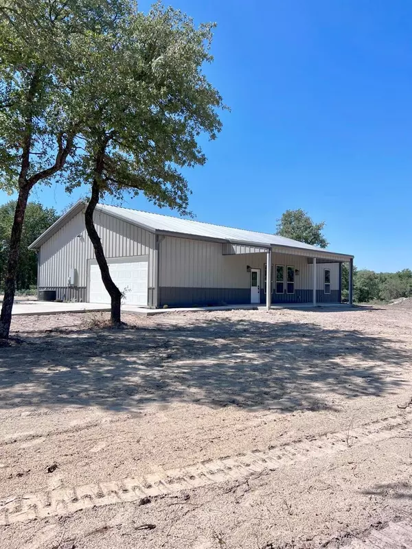 333 Loggins Trail, Poolville, TX 76487