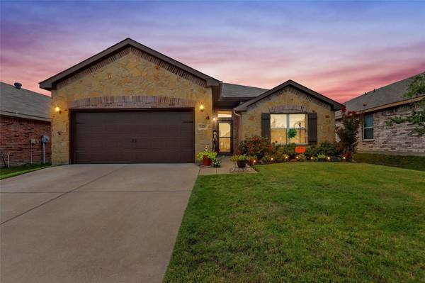 2520 Old Buck Drive, Weatherford, TX 76087