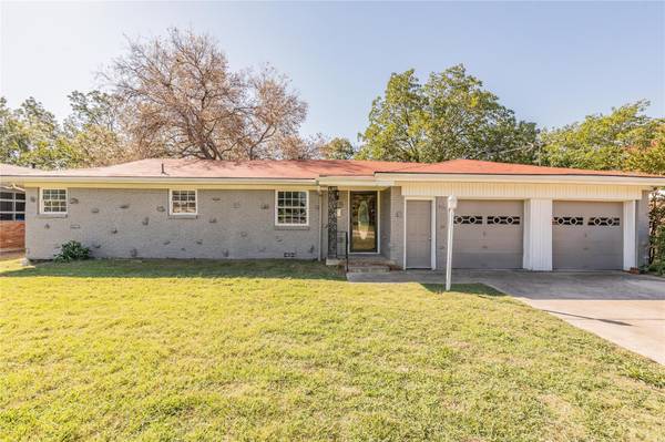 5012 Ira Street, Haltom City, TX 76117