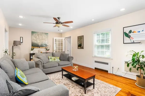 7 Woods End Rd, West Orange Twp., NJ 07052