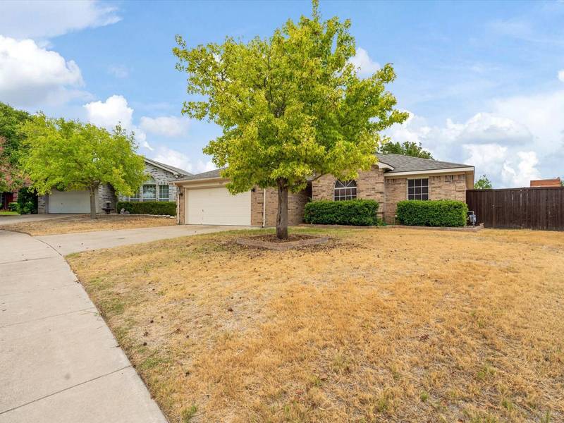 7329 Summerset Drive, Benbrook, TX 76126