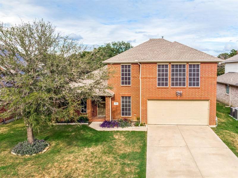 542 Briaroaks Drive, Lake Dallas, TX 75065