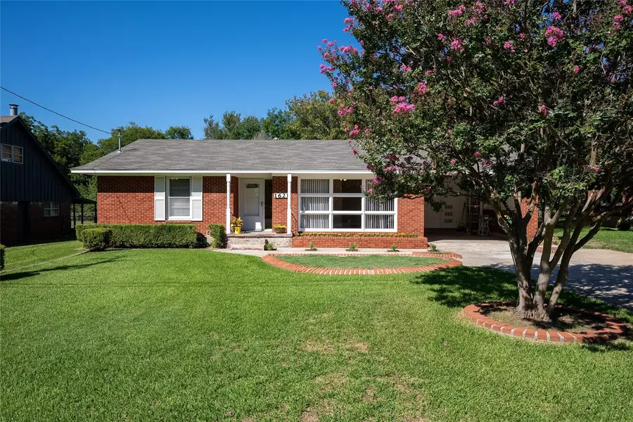 1621 Old Denton Road, Gainesville, TX 76240