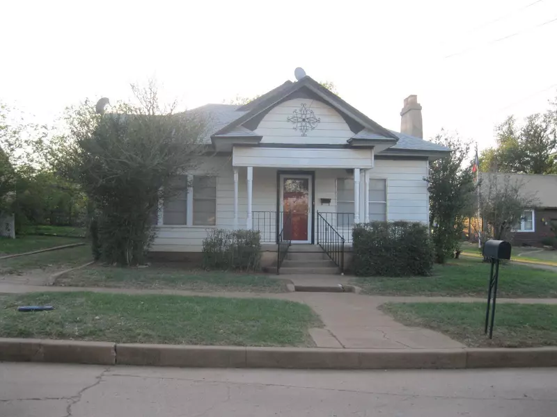 203 S Flint Street, Breckenridge, TX 76424