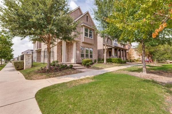 1233 Harris Hawk Way, Arlington, TX 76005